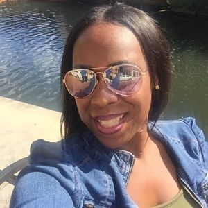 Meet your Posher, Temara